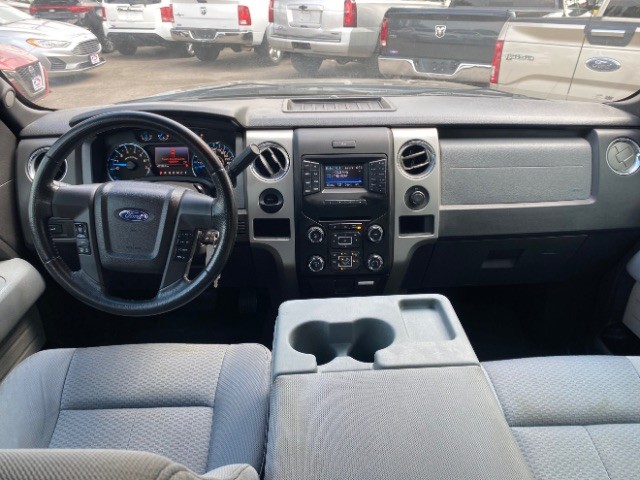 Ford F-150 Vehicle Full-screen Gallery Image 06