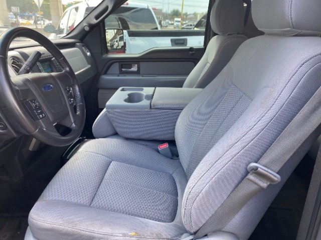 Ford F-150 Vehicle Full-screen Gallery Image 08