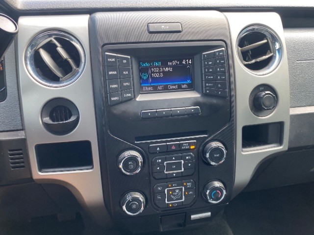 Ford F-150 Vehicle Full-screen Gallery Image 12