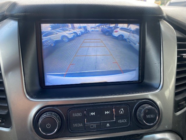 Chevrolet Suburban Vehicle Full-screen Gallery Image 14