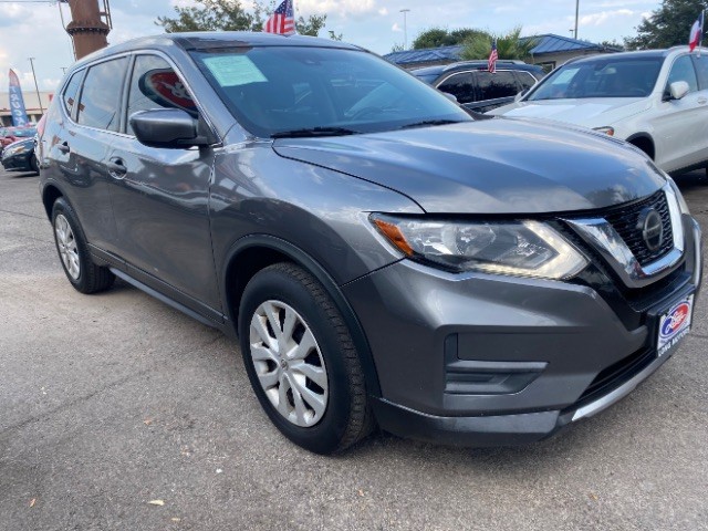 Nissan Rogue Vehicle Full-screen Gallery Image 03