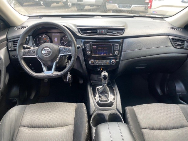 Nissan Rogue Vehicle Full-screen Gallery Image 06