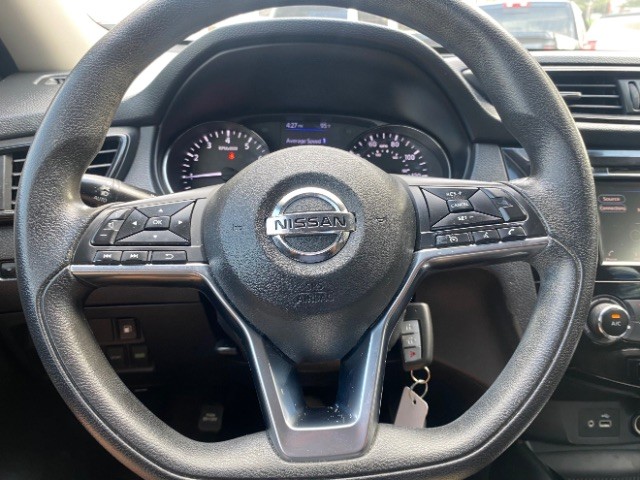 Nissan Rogue Vehicle Full-screen Gallery Image 14