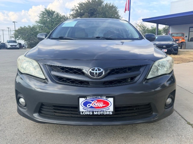 Toyota Corolla Vehicle Full-screen Gallery Image 02
