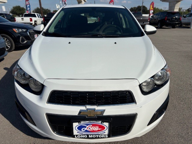 Chevrolet Sonic Vehicle Full-screen Gallery Image 02