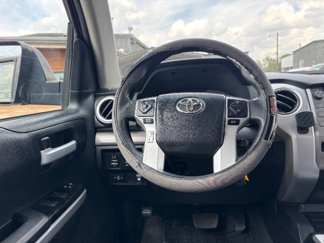 Toyota Tundra 2WD Vehicle Full-screen Gallery Image 09
