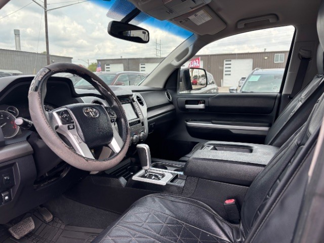 Toyota Tundra 2WD Vehicle Full-screen Gallery Image 10