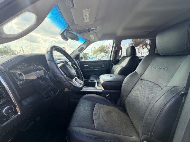 Ram 1500 Vehicle Full-screen Gallery Image 08