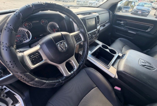 Ram 1500 Vehicle Full-screen Gallery Image 09
