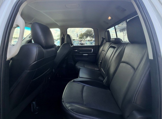 Ram 1500 Vehicle Full-screen Gallery Image 11