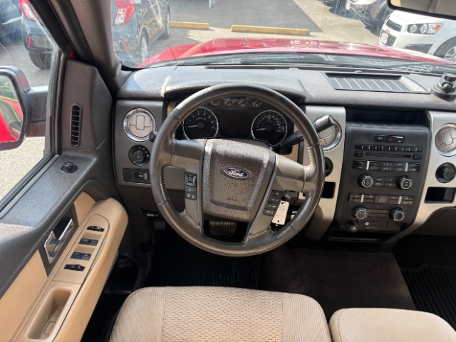 Ford F-150 Vehicle Full-screen Gallery Image 08