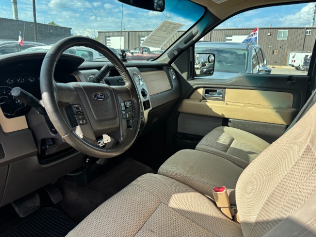 Ford F-150 Vehicle Full-screen Gallery Image 10