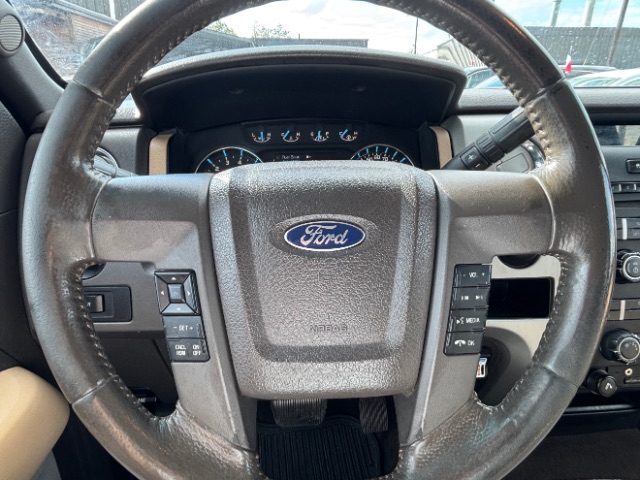 Ford F-150 Vehicle Full-screen Gallery Image 11