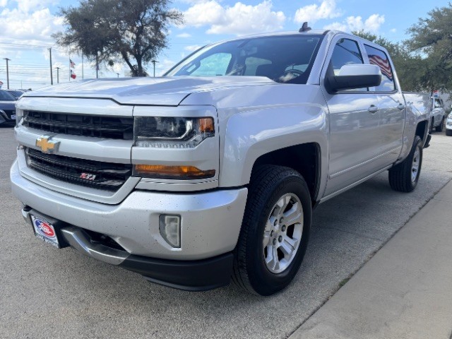 Chevrolet Silverado 1500 Vehicle Full-screen Gallery Image 03