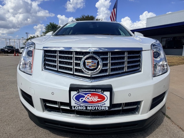Cadillac SRX Vehicle Full-screen Gallery Image 02