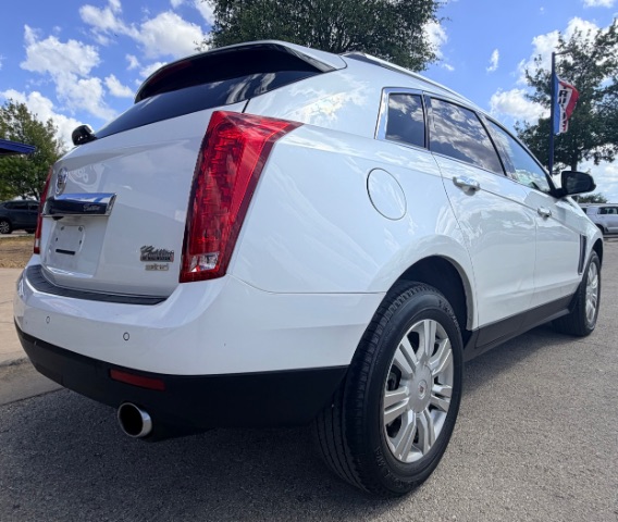 Cadillac SRX Vehicle Full-screen Gallery Image 04
