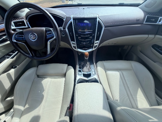 Cadillac SRX Vehicle Full-screen Gallery Image 06