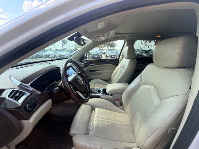 Cadillac SRX Vehicle Full-screen Gallery Image 07