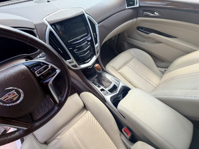 Cadillac SRX Vehicle Full-screen Gallery Image 10