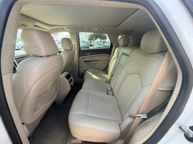 Cadillac SRX Vehicle Full-screen Gallery Image 11