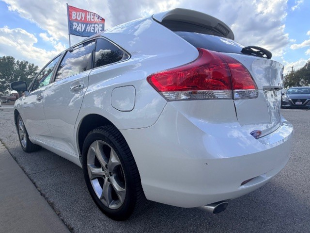 Toyota Venza Vehicle Full-screen Gallery Image 05