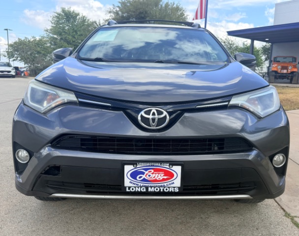 Toyota RAV4 Vehicle Full-screen Gallery Image 02