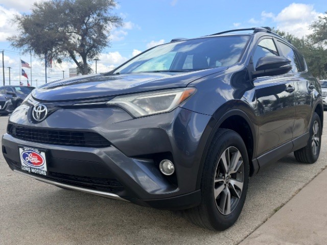 Toyota RAV4 Vehicle Full-screen Gallery Image 03