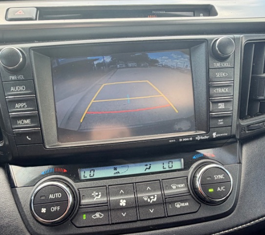 Toyota RAV4 Vehicle Full-screen Gallery Image 13