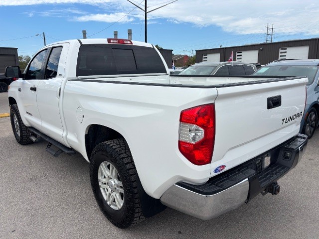 Toyota Tundra 2WD Vehicle Full-screen Gallery Image 04