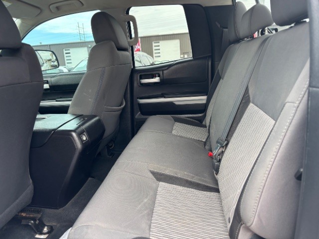Toyota Tundra 2WD Vehicle Full-screen Gallery Image 06