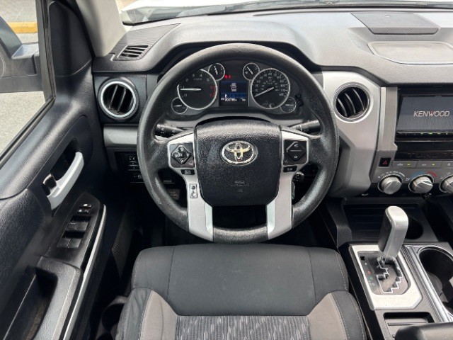 Toyota Tundra 2WD Vehicle Full-screen Gallery Image 08