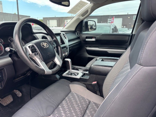 Toyota Tundra 2WD Vehicle Full-screen Gallery Image 10