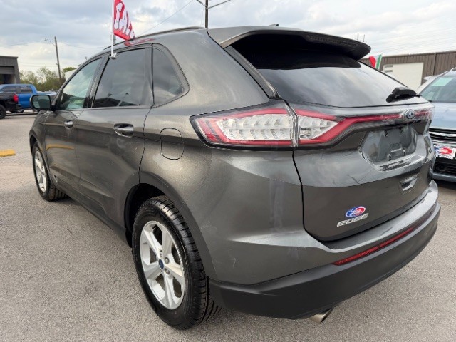 Ford Edge Vehicle Full-screen Gallery Image 04