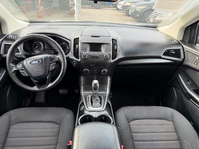 Ford Edge Vehicle Full-screen Gallery Image 07