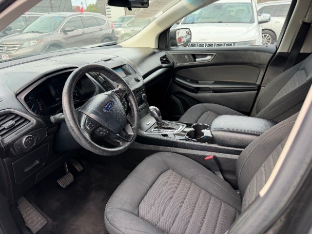 Ford Edge Vehicle Full-screen Gallery Image 10