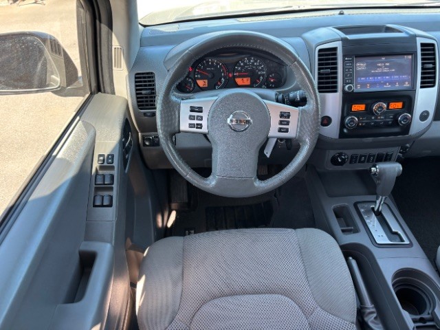 Nissan Frontier Vehicle Full-screen Gallery Image 08