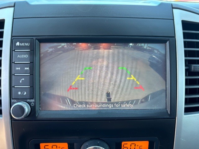 Nissan Frontier Vehicle Full-screen Gallery Image 11