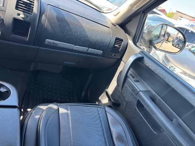 Chevrolet Silverado 1500 Vehicle Full-screen Gallery Image 09