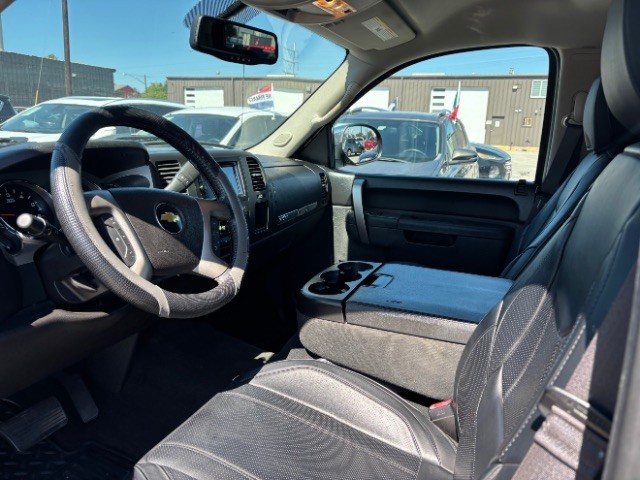 Chevrolet Silverado 1500 Vehicle Full-screen Gallery Image 10