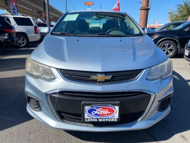 Chevrolet Sonic Vehicle Full-screen Gallery Image 02