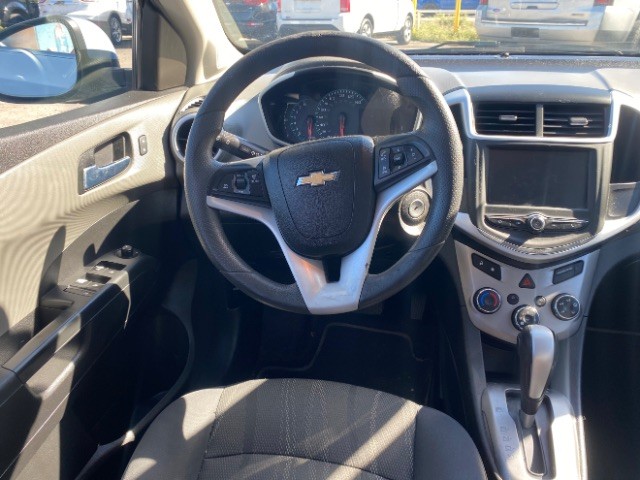 Chevrolet Sonic Vehicle Full-screen Gallery Image 11