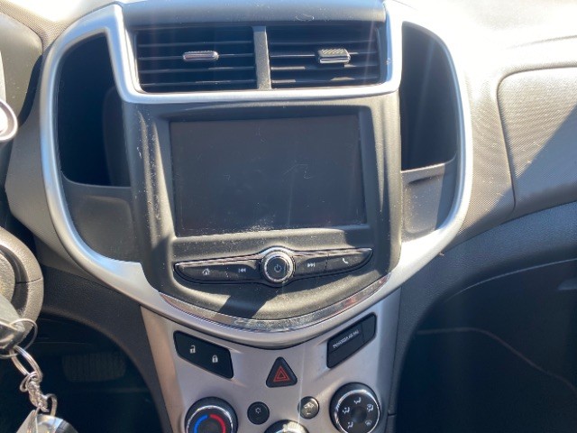 Chevrolet Sonic Vehicle Full-screen Gallery Image 12