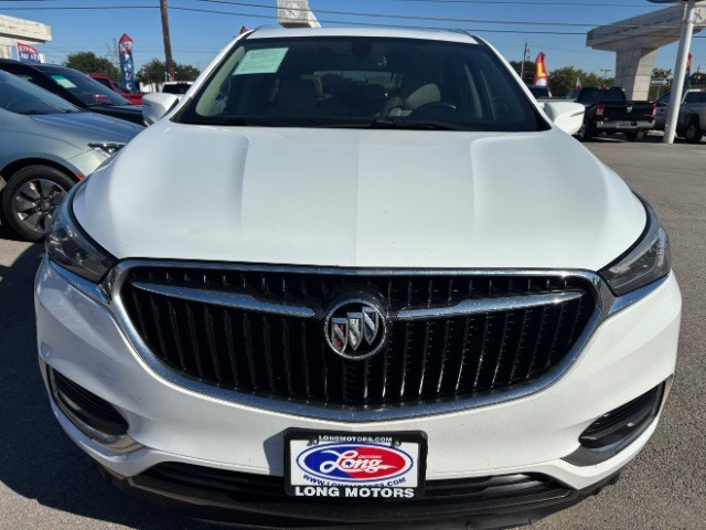 Buick Enclave Vehicle Full-screen Gallery Image 02