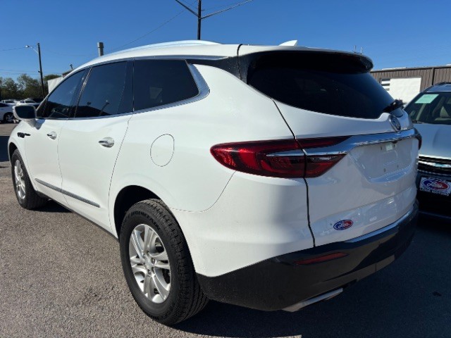 Buick Enclave Vehicle Full-screen Gallery Image 04