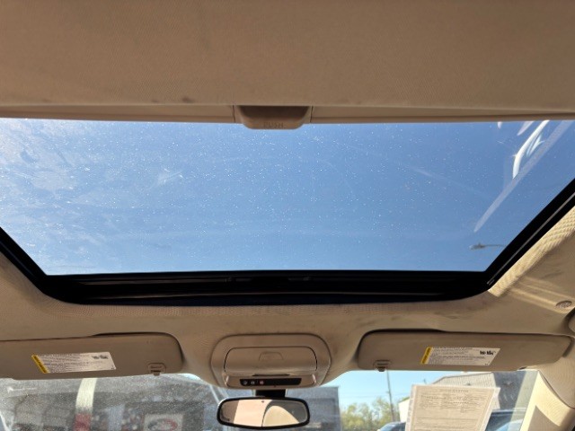 Buick Enclave Vehicle Full-screen Gallery Image 08