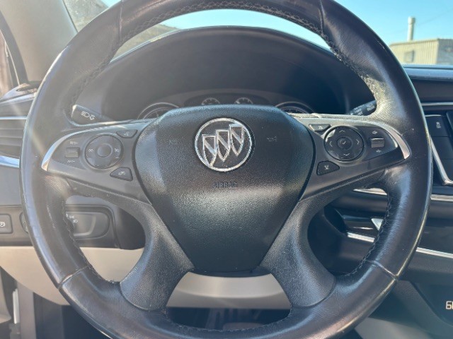 Buick Enclave Vehicle Full-screen Gallery Image 14