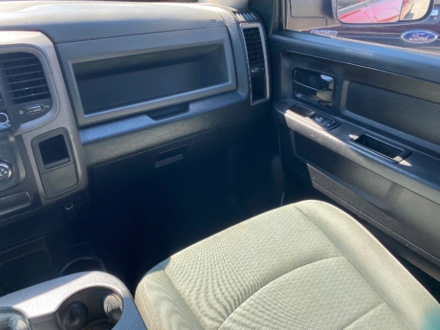 Ram 2500 Vehicle Full-screen Gallery Image 10