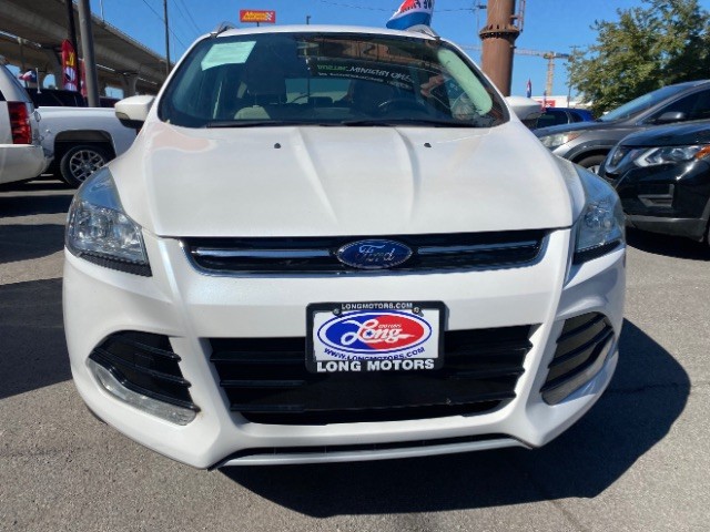 Ford Escape Vehicle Full-screen Gallery Image 02