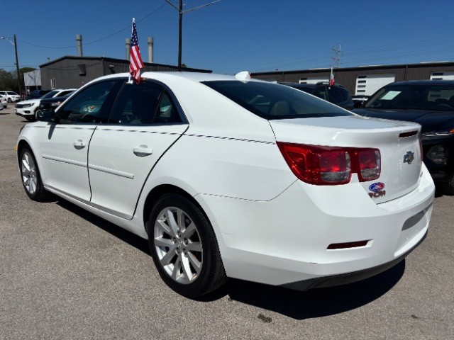 Chevrolet Malibu Vehicle Full-screen Gallery Image 04