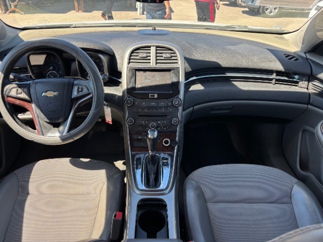 Chevrolet Malibu Vehicle Full-screen Gallery Image 07